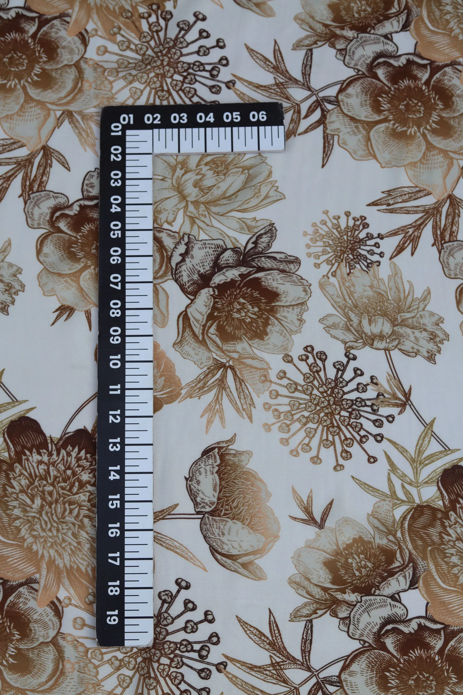 Abstract Antique Gold Floral Pattern Printed Natrural Muslin Silk Fabric