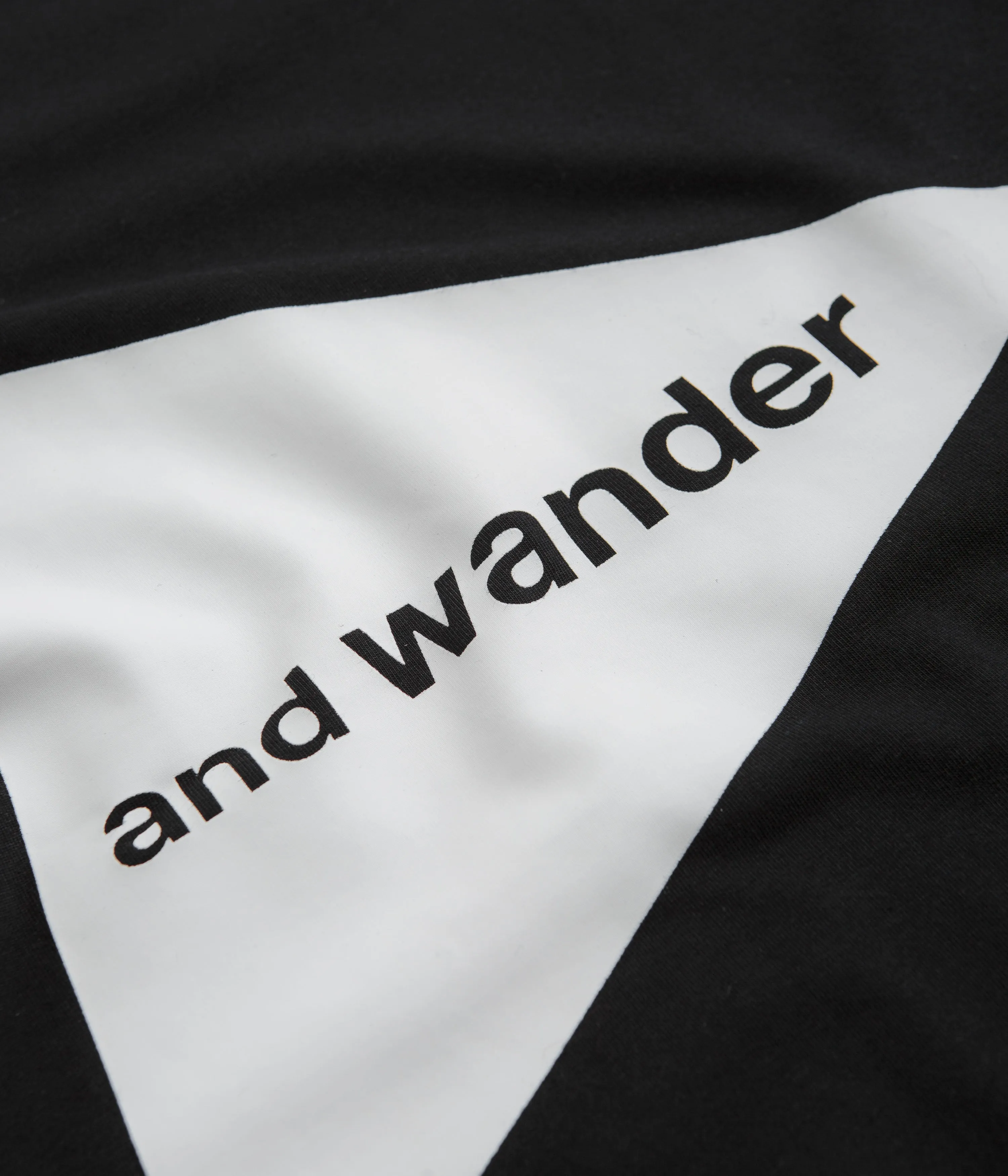 and wander Logo T-Shirt - Black