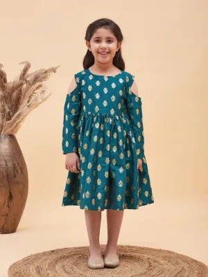 Jashvi Girl's Green Foil Printed Cold Shoulder Kurti