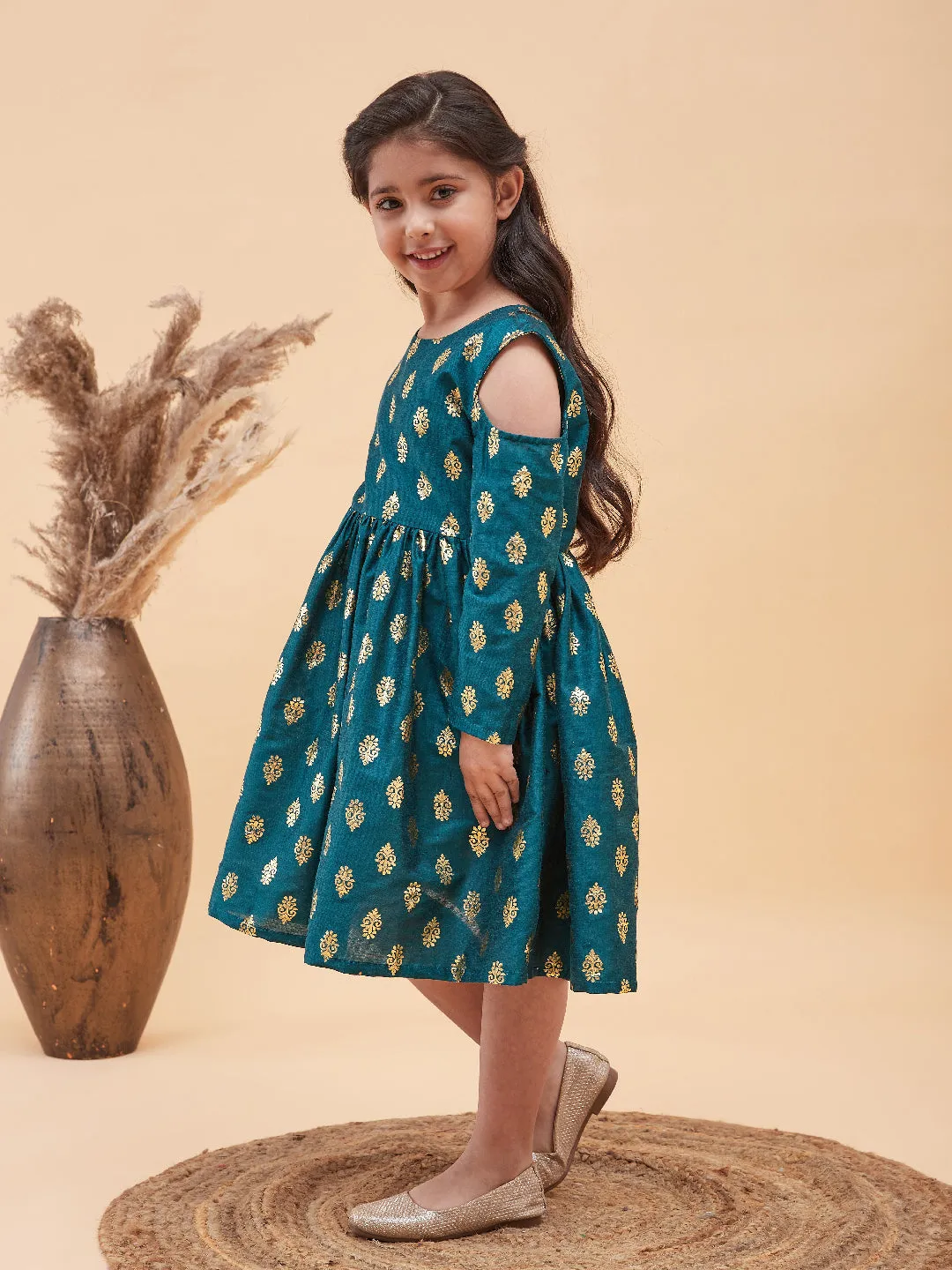 Jashvi Girl's Green Foil Printed Cold Shoulder Kurti