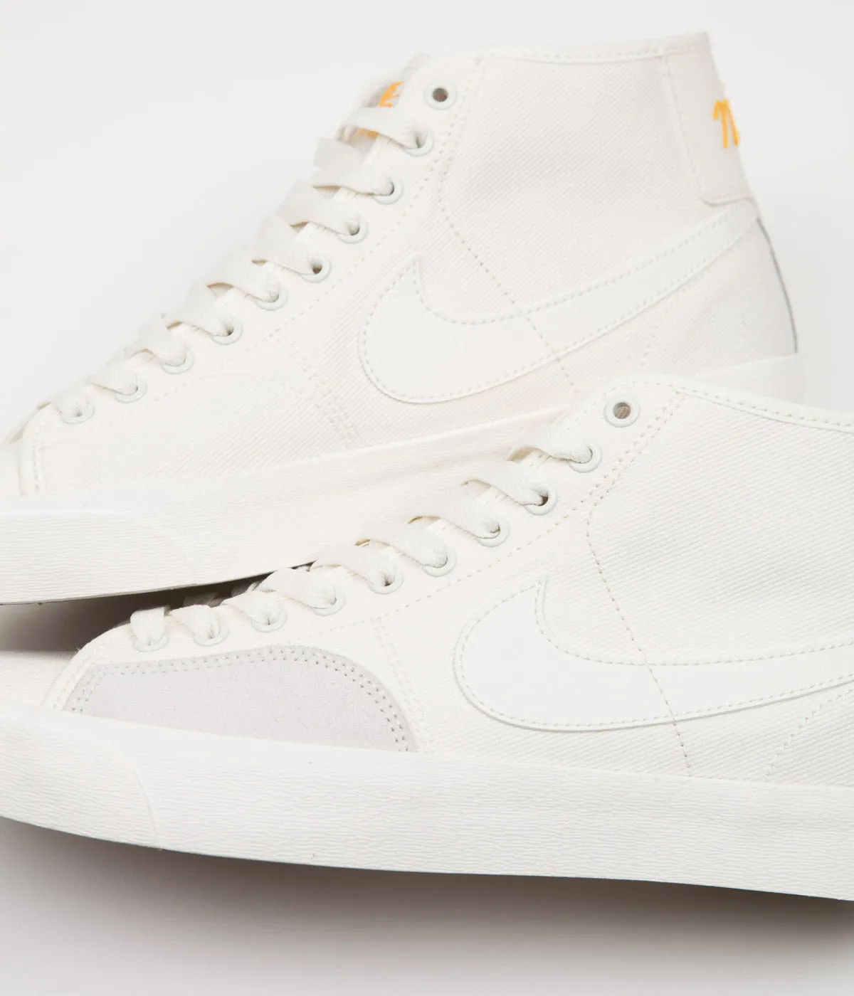 Nike SB Blazer Court Mid Premium Shoes - Sail / Sail - Sail - Sail