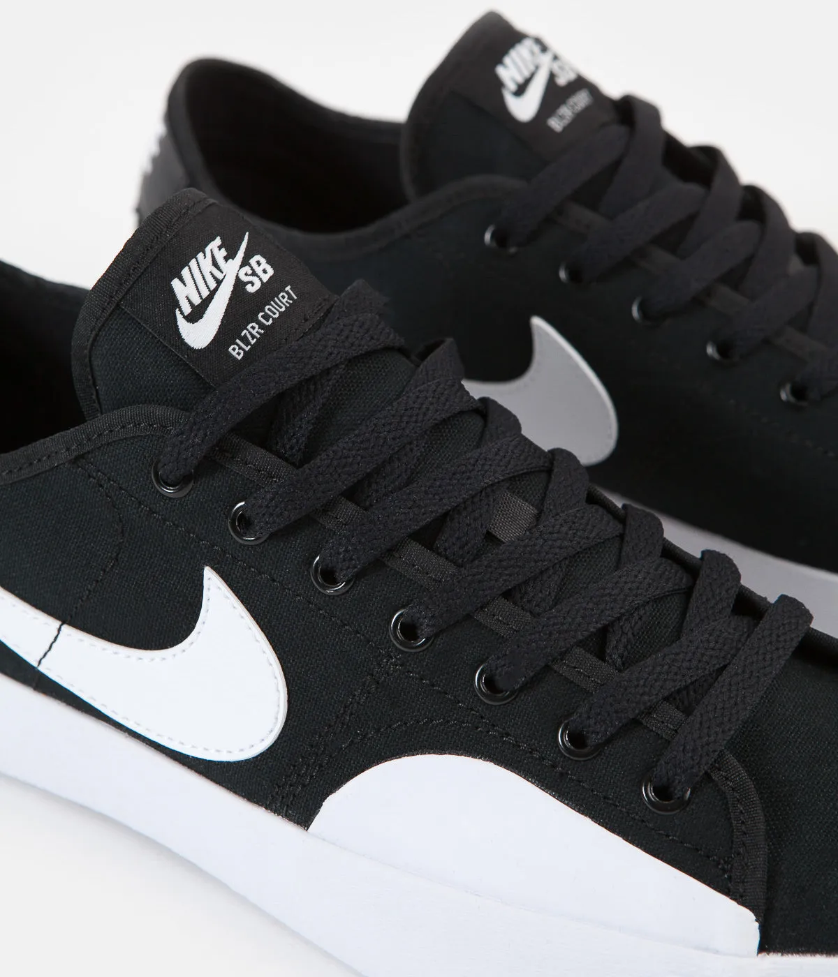 Nike SB Blazer Court Shoes - Black / White - Black - Gum Light Brown