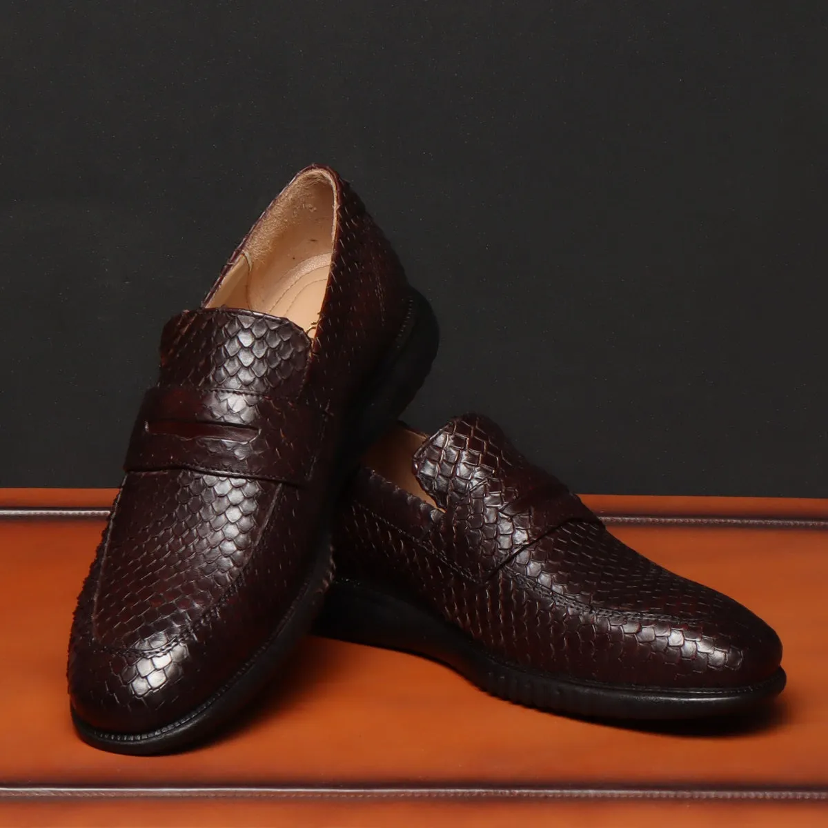 Super Flexible Brown Leather Loafers With Snake Skin Textured