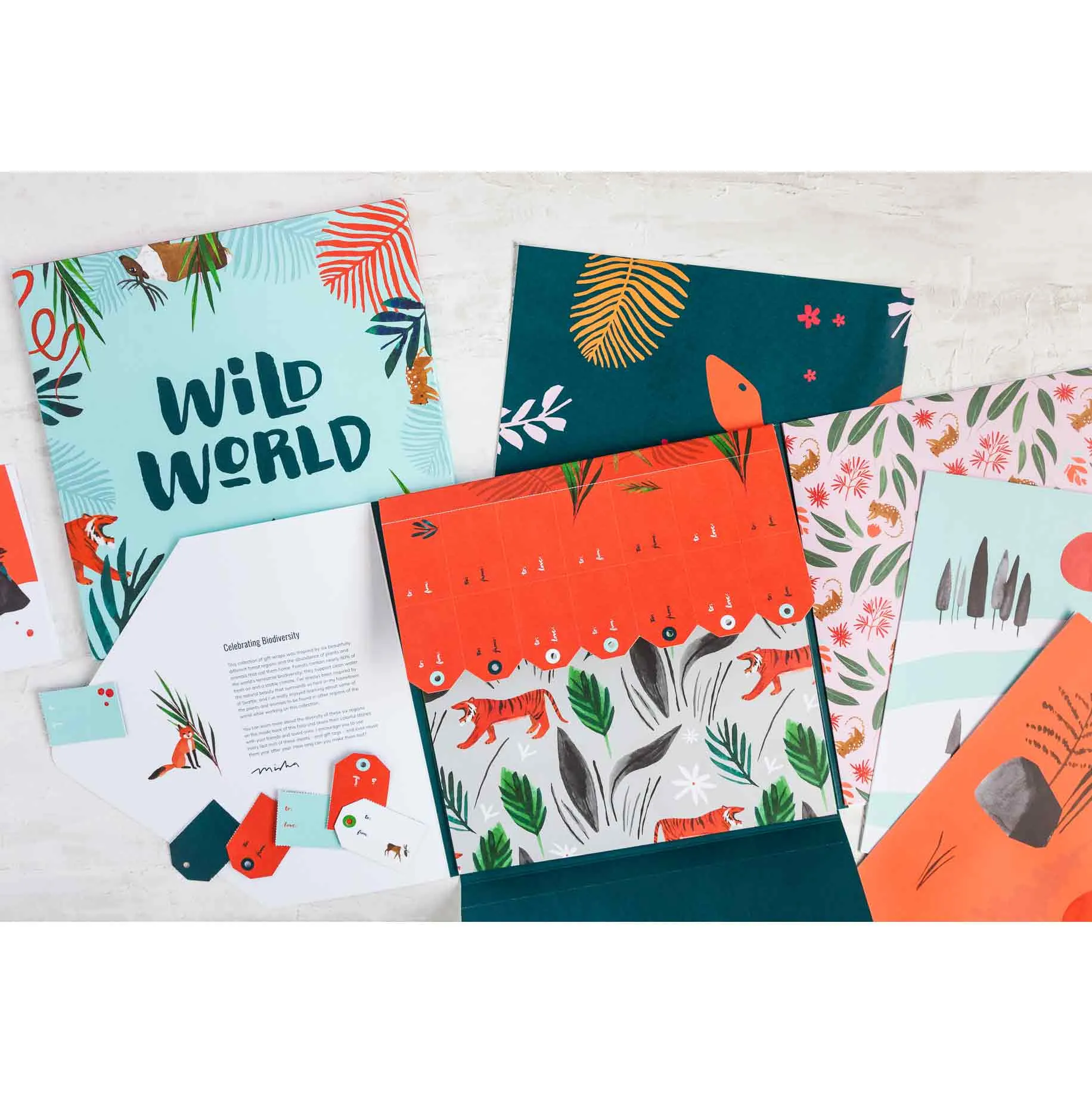 Wild World Gift Wrap Set